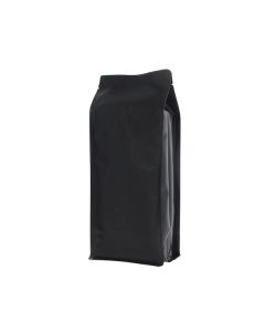 Mat zwarte flat bottom koffiezak met ventiel en afscheurinkeping.