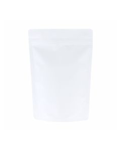 Mat witte doypack met afscheurinkeping en gripsluiting.