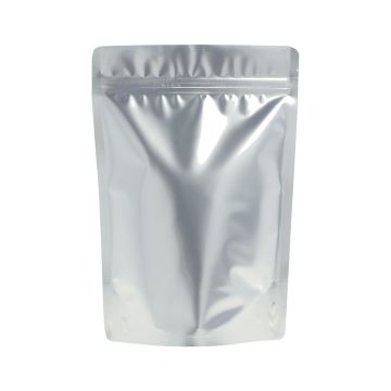 Mat zilveren doypack met afscheurinkeping en gripsluiting.